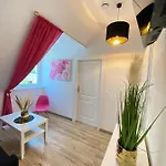 Fiona3 Centrum700m Parking Bezplatny Monitorowany Salon Tv Sypialnia Tv Lazienka Kuchnia Rekuperacja Daire Karpacz
